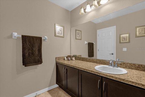 Townhouse in Apopka, Florida 4 bedrooms, 171.22 sq.m. № 2101248 - photo 16