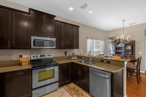 Townhouse in Apopka, Florida 4 bedrooms, 171.22 sq.m. № 2101248 - photo 8