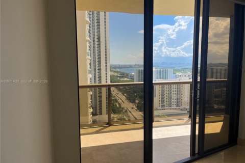 Condominio en venta en Sunny Isles Beach, Florida, 1 dormitorio, 82.03 m2 № 2033284 - foto 9