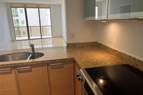 Condominio en venta en Sunny Isles Beach, Florida, 1 dormitorio, 82.03 m2 № 2033284 - foto 6