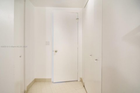 Copropriété à vendre à Aventura, Floride: 3 chambres, 176.51 m2 № 1862279 - photo 17