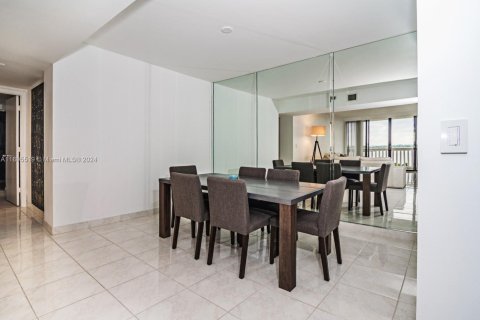 Copropriété à vendre à Aventura, Floride: 3 chambres, 176.51 m2 № 1862279 - photo 4