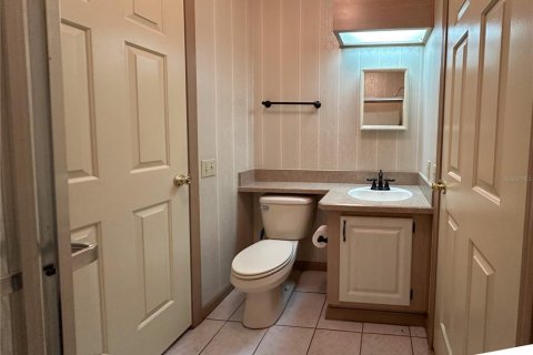 Casa en venta en Lady Lake, Florida, 2 dormitorios, 202.71 m2 № 1911476 - foto 17