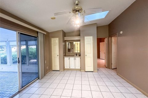 House in Lady Lake, Florida 2 bedrooms, 202.71 sq.m. № 1911476 - photo 14