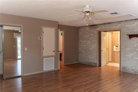 House in Lady Lake, Florida 2 bedrooms, 202.71 sq.m. № 1911476 - photo 24