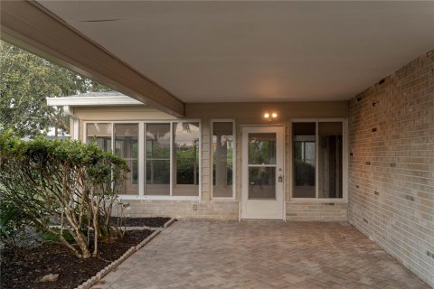 Casa en venta en Lady Lake, Florida, 2 dormitorios, 202.71 m2 № 1911476 - foto 4