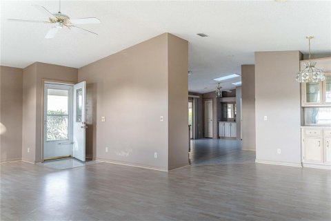 Casa en venta en Lady Lake, Florida, 2 dormitorios, 202.71 m2 № 1911476 - foto 8