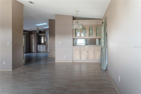 House in Lady Lake, Florida 2 bedrooms, 202.71 sq.m. № 1911476 - photo 11
