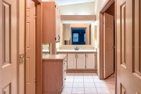 Casa en venta en Lady Lake, Florida, 2 dormitorios, 202.71 m2 № 1911476 - foto 22