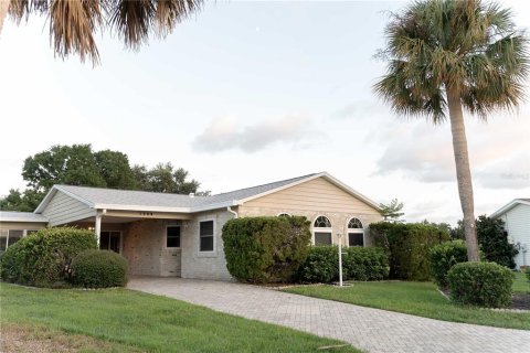 Villa ou maison à vendre à Lady Lake, Floride: 2 chambres, 202.71 m2 № 1911476 - photo 2