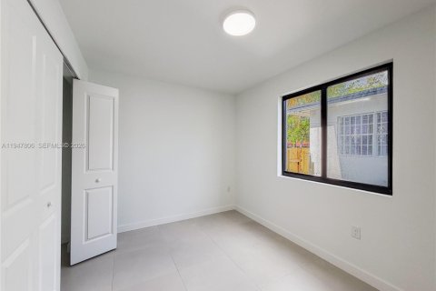 Купить коммерческую недвижимость в Майами, Флорида № 2004226 - фото 6