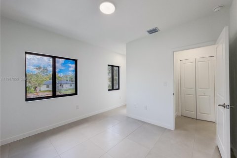 Купить коммерческую недвижимость в Майами, Флорида № 2004226 - фото 10