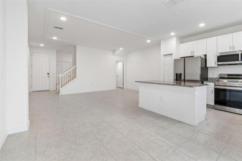 Townhouse in Wesley Chapel, Florida 3 bedrooms, 153.29 sq.m. № 2207688 - photo 27
