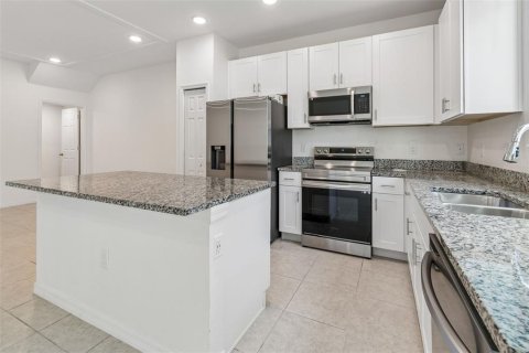 Townhouse in Wesley Chapel, Florida 3 bedrooms, 153.29 sq.m. № 2207688 - photo 30