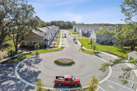 Townhouse in Wesley Chapel, Florida 3 bedrooms, 153.29 sq.m. № 2207688 - photo 11