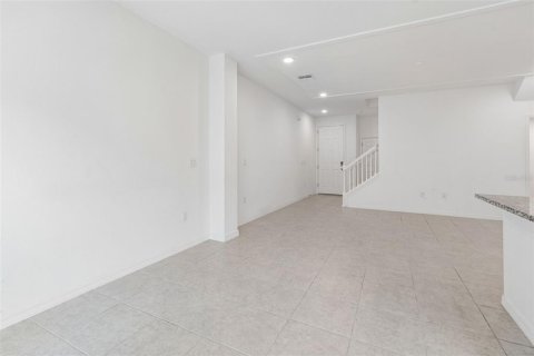 Townhouse in Wesley Chapel, Florida 3 bedrooms, 153.29 sq.m. № 2207688 - photo 28