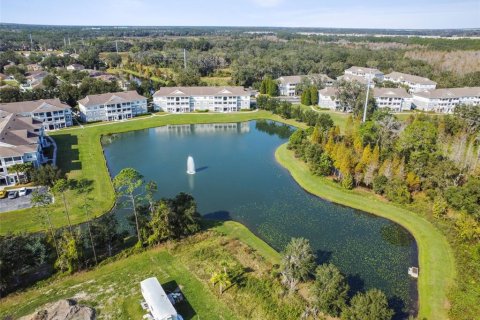 Townhouse in Wesley Chapel, Florida 3 bedrooms, 153.29 sq.m. № 2207688 - photo 13