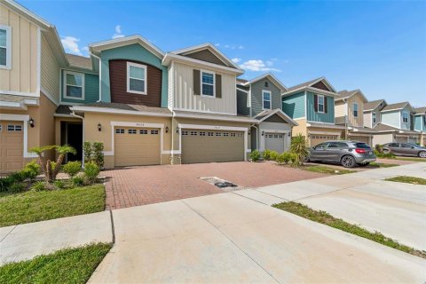 Townhouse in Wesley Chapel, Florida 3 bedrooms, 153.29 sq.m. № 2207688 - photo 15