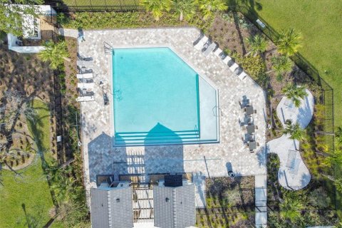 Townhouse in Wesley Chapel, Florida 3 bedrooms, 153.29 sq.m. № 2207688 - photo 3