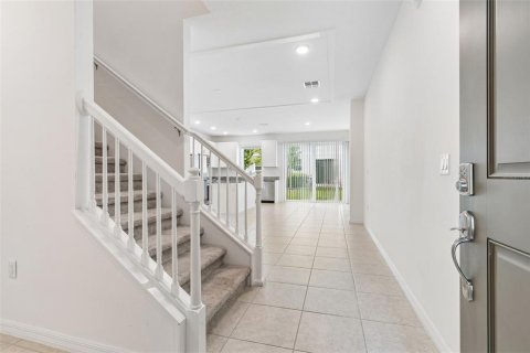 Townhouse in Wesley Chapel, Florida 3 bedrooms, 153.29 sq.m. № 2207688 - photo 18