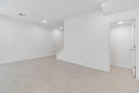 Townhouse in Wesley Chapel, Florida 3 bedrooms, 153.29 sq.m. № 2207688 - photo 24