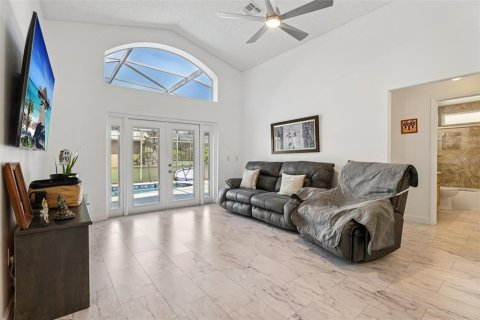 House in Haines City, Florida 4 bedrooms, 180.23 sq.m. № 1852585 - photo 10