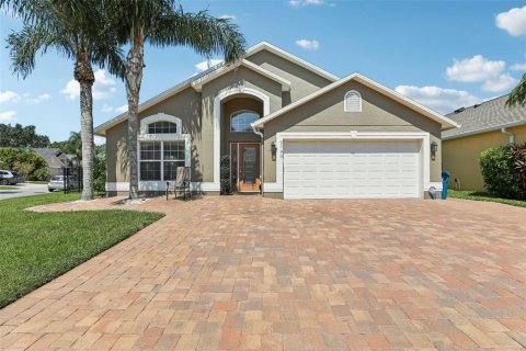 House in Haines City, Florida 4 bedrooms, 180.23 sq.m. № 1852585 - photo 1