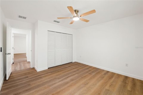House in New Port Richey, Florida 3 bedrooms, 111.48 sq.m. № 1780758 - photo 10