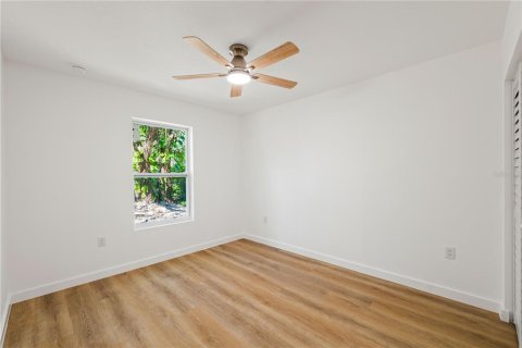 House in New Port Richey, Florida 3 bedrooms, 111.48 sq.m. № 1780758 - photo 11