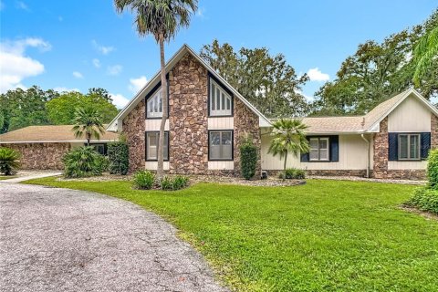 House in Ocala, Florida 5 bedrooms, 402.55 sq.m. № 1917357 - photo 2