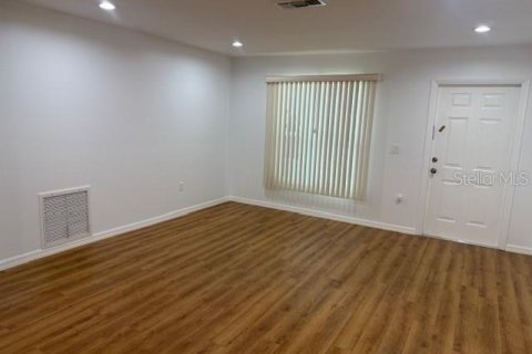 Casa en alquiler en Bradenton, Florida, 3 dormitorios, 131.74 m2 № 2103398 - foto 8