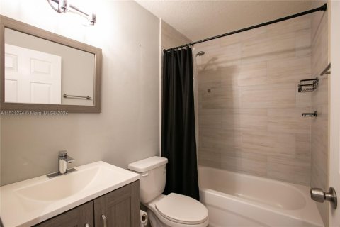 Condo in Boynton Beach, Florida, 2 bedrooms  № 1729535 - photo 13