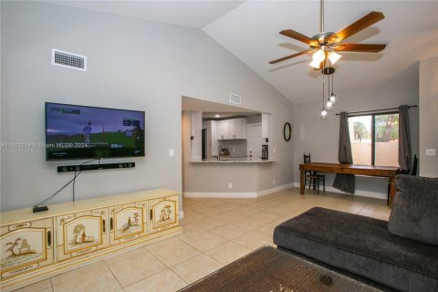 Condo in Boynton Beach, Florida, 2 bedrooms  № 1729535 - photo 9