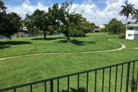 Copropriété à vendre à Miami, Floride: 1 chambre, 65.03 m2 № 1971375 - photo 1