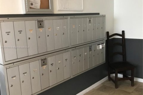 Condominio en venta en Bay Harbor Islands, Florida, 2 dormitorios, 89.19 m2 № 1674642 - foto 13