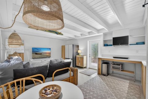 Купить виллу или дом в Палм-Бич-Гарденс, Флорида 1 спальня, 44.59м2, № 1997495 - фото 12