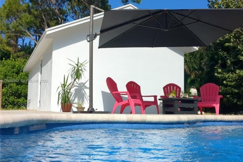 Купить виллу или дом в Палм-Бич-Гарденс, Флорида 1 спальня, 44.59м2, № 1997495 - фото 1