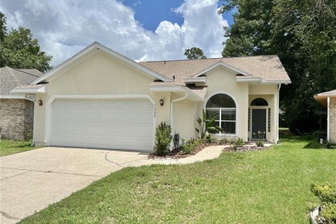 House in Alachua, Florida 3 bedrooms, 137.96 sq.m. № 1631708 - photo 1
