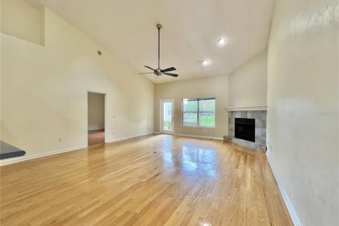 House in Alachua, Florida 3 bedrooms, 137.96 sq.m. № 1631708 - photo 2