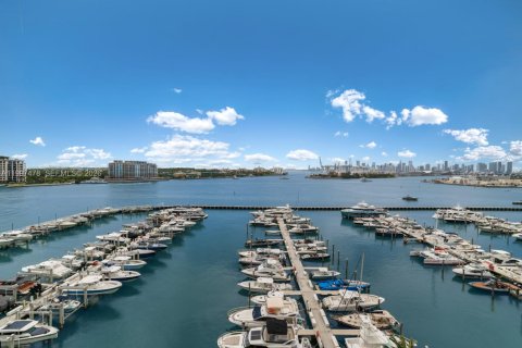 Condo in Miami Beach, Florida, 3 bedrooms  № 2066644 - photo 19