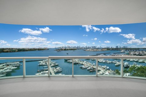 Condo in Miami Beach, Florida, 3 bedrooms  № 2066644 - photo 18