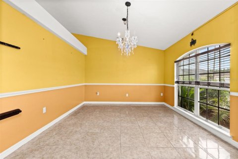 Villa ou maison à vendre à Kissimmee, Floride: 4 chambres, 168.43 m2 № 1901997 - photo 13