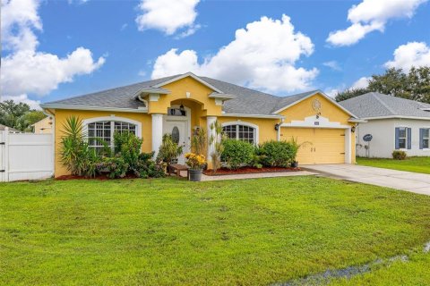 Villa ou maison à vendre à Kissimmee, Floride: 4 chambres, 168.43 m2 № 1901997 - photo 2