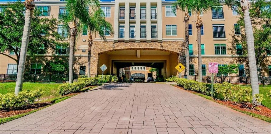 Condo in Tampa, Florida, 1 bedroom № 2157479