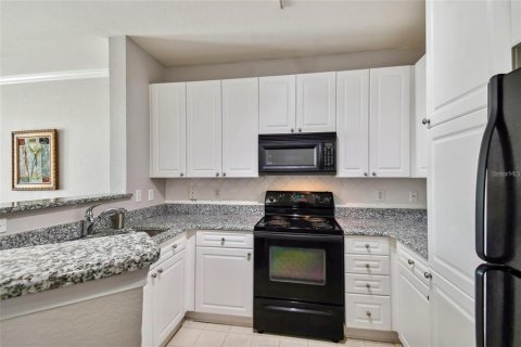 Condo in Tampa, Florida, 1 bedroom № 2157479 - photo 6