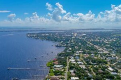 Condo in Stuart, Florida, 4 bedrooms  № 2250406 - photo 17