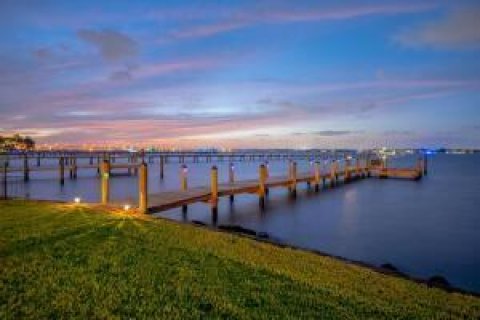 Condo in Stuart, Florida, 4 bedrooms  № 2250406 - photo 15