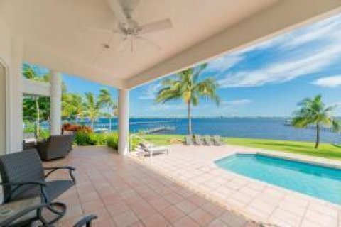Condo in Stuart, Florida, 4 bedrooms  № 2250406 - photo 26
