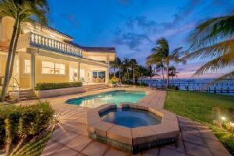 Condo in Stuart, Florida, 4 bedrooms  № 2250406 - photo 2