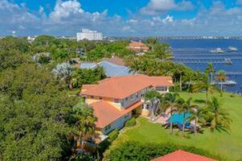Condo in Stuart, Florida, 4 bedrooms  № 2250406 - photo 21